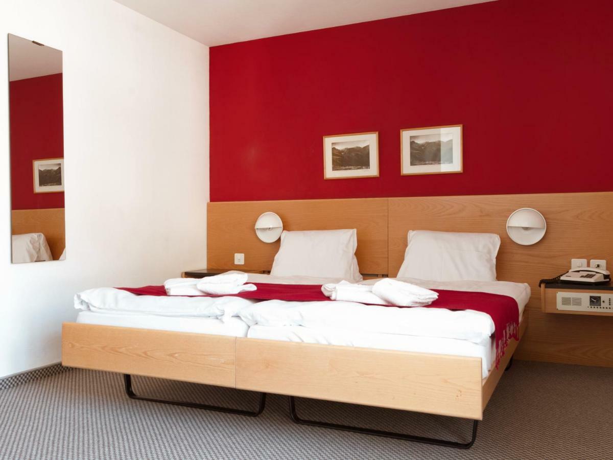 Hotel Aurora Ardez ภายนอก รูปภาพ